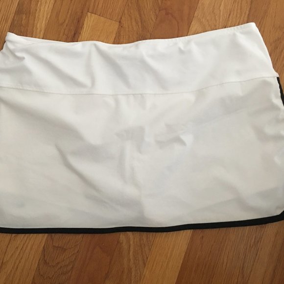 Nike Skirt/Shorts - Picture 4 of 5